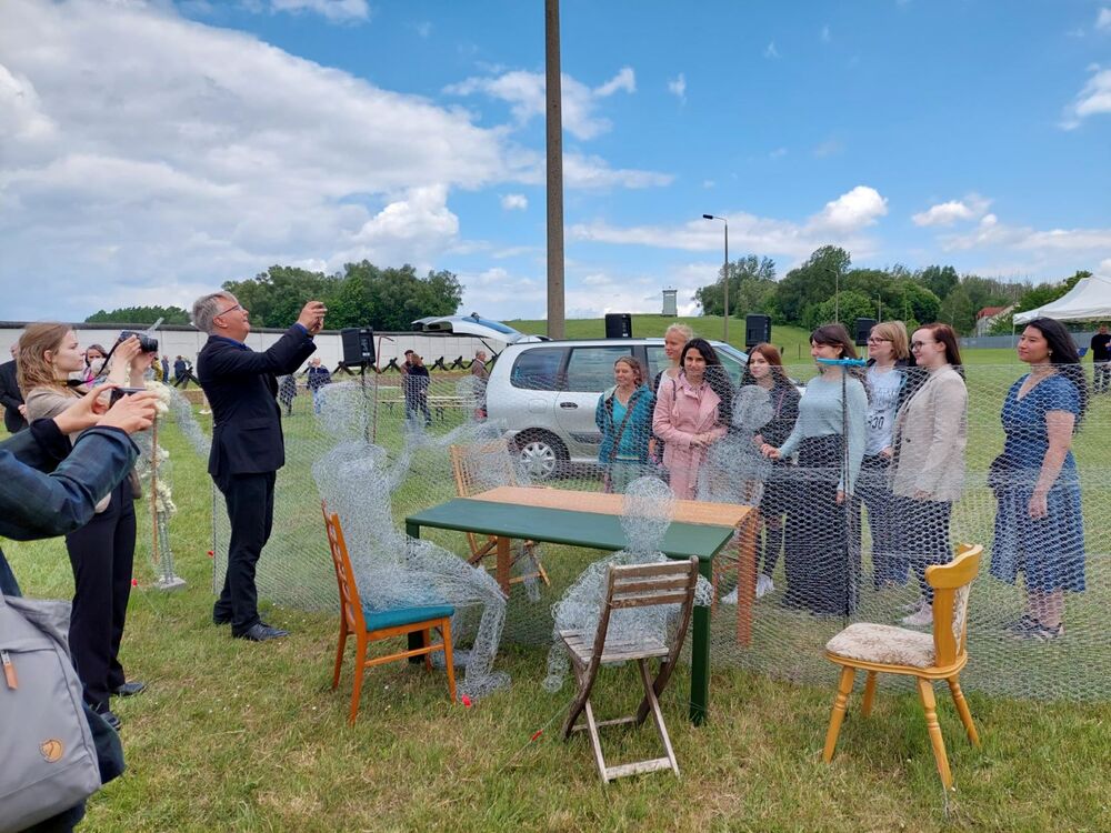 Projektwoche Grenzenlos 2022, Präsentation Kunstobjekt Grenzdenkmal Hötensleben