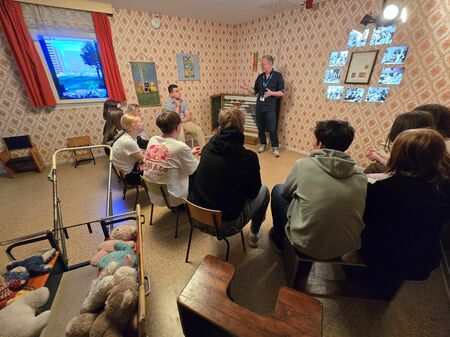 Schülerprojektwoche 2025, Besuch im DDR-Kindergarten